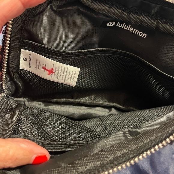 Lululemon Black Everywhere Fleece Belt Bag Silver Buckle NWT - Picture 7 of 12